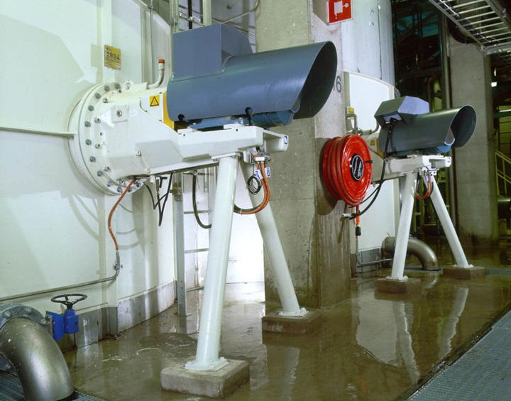 SALOMIX top-mounted agitators in a paper mill