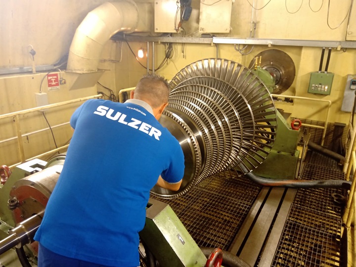 Sulzer engineer with steam turbine